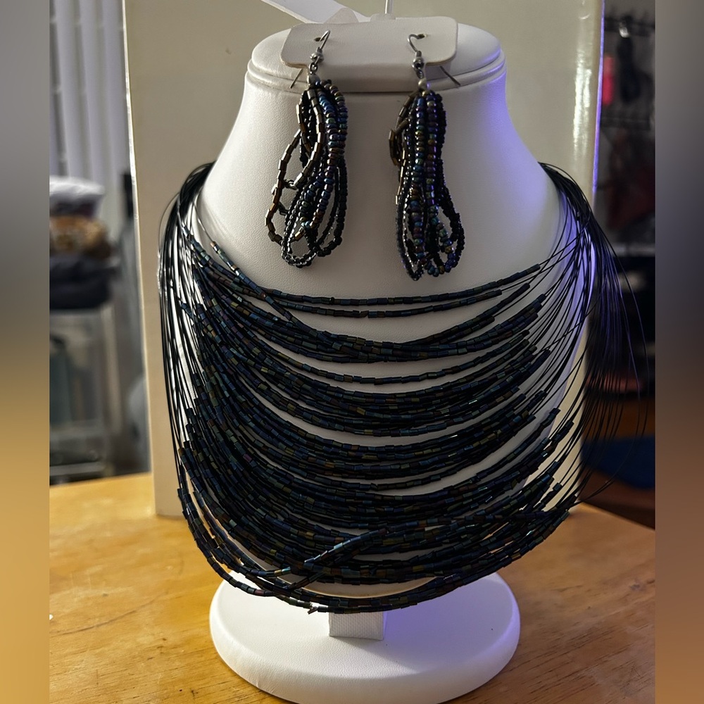 Elegant Irridescent MULTICOLOR Glass Beaded Torsade Necklace and Earring Set
